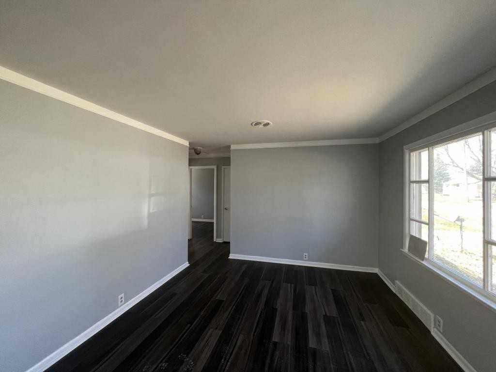 2902 Colorado Ave - Photo 2 of 11