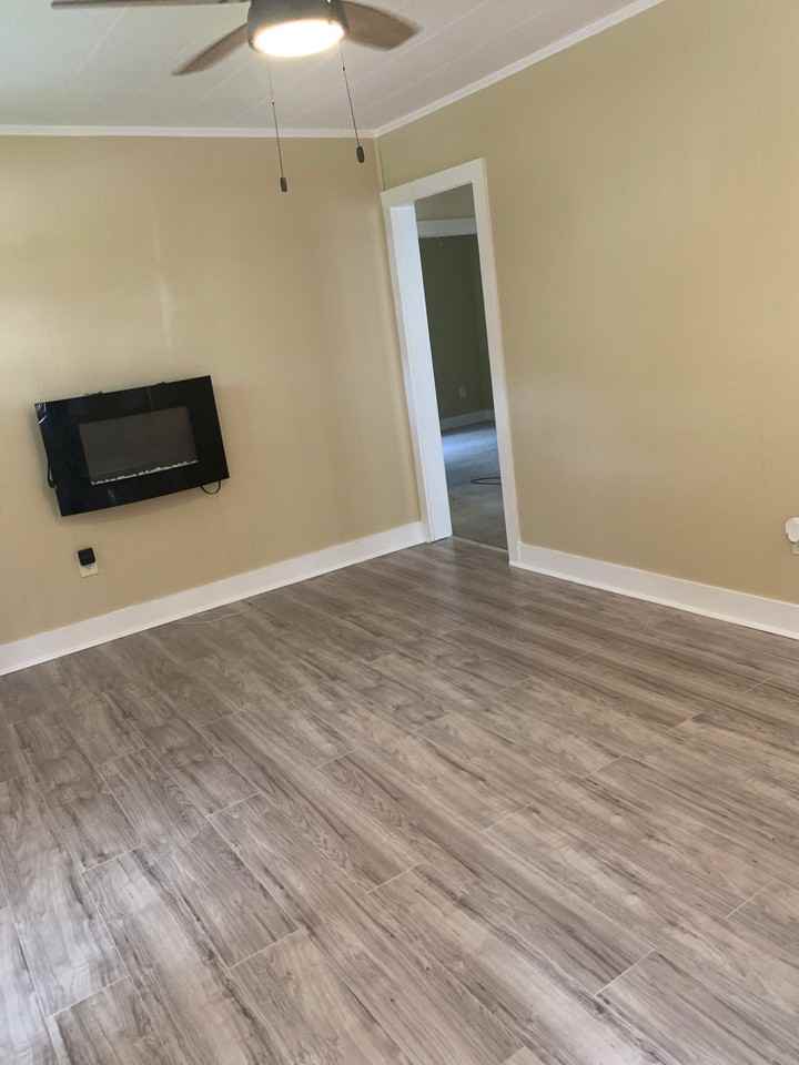 811 Clark St #NA - Photo 2 of 13