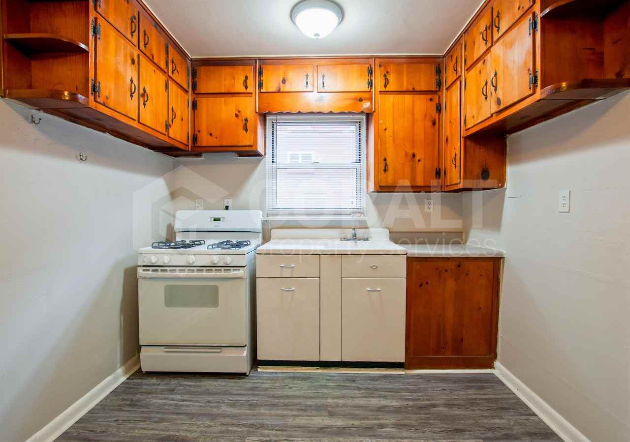 944 Saint Charles Ave Ne #02 - Photo 2 of 14