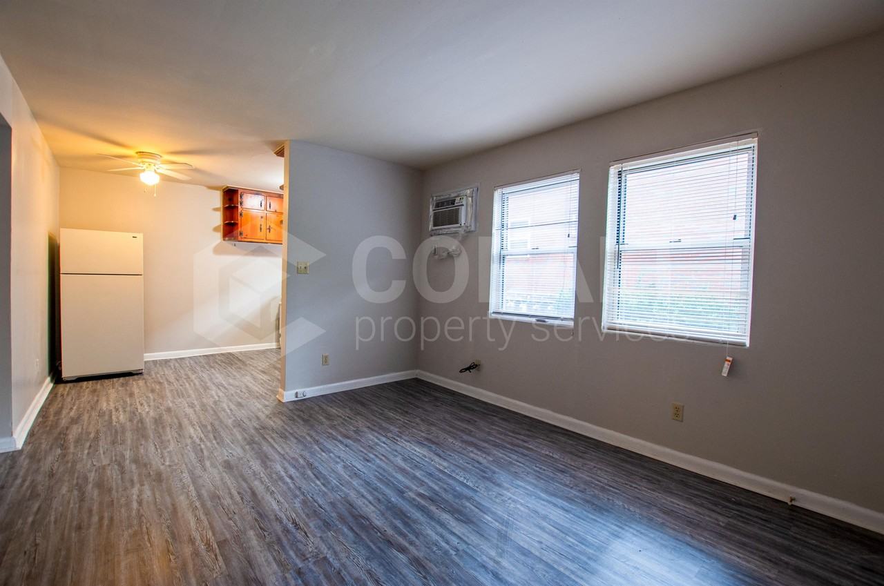 944 Saint Charles Ave Ne #02 - Photo 3 of 14