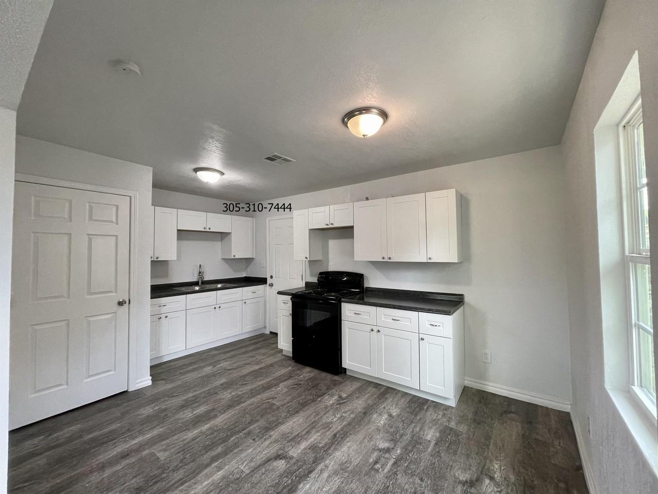 2336 Sw 36th St #1 - Photo 3 of 11