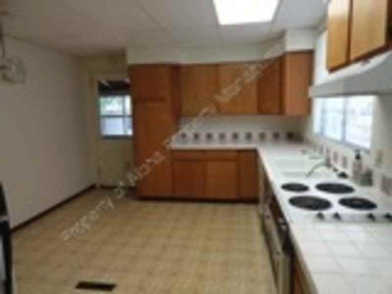 1416 N 11th St - Photo 3 of 10