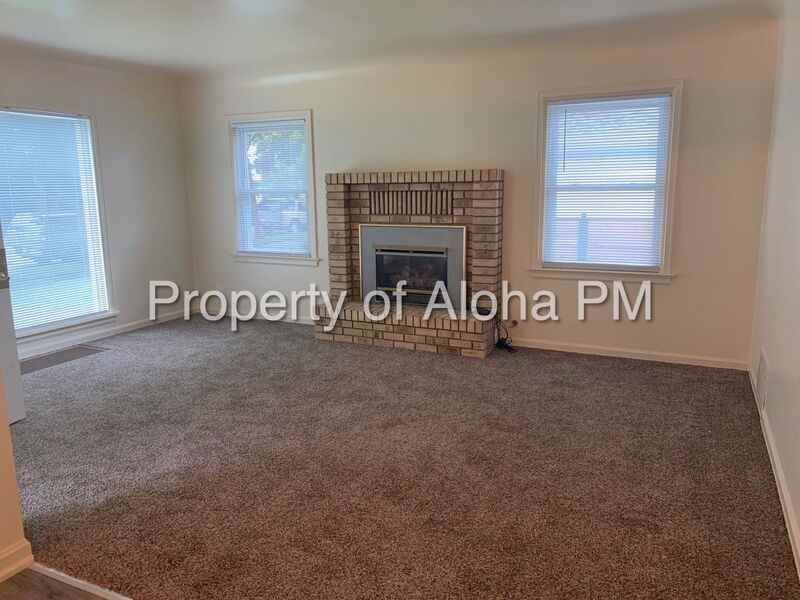 1606 N 22nd St - Photo 2 of 27