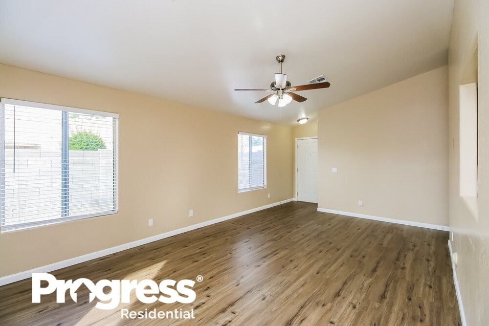 3217 E Cicero Cir - Photo 3 of 16