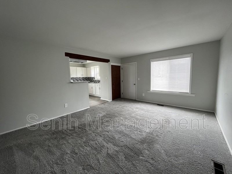 3302 Greenfield Rd - Photo 3 of 15