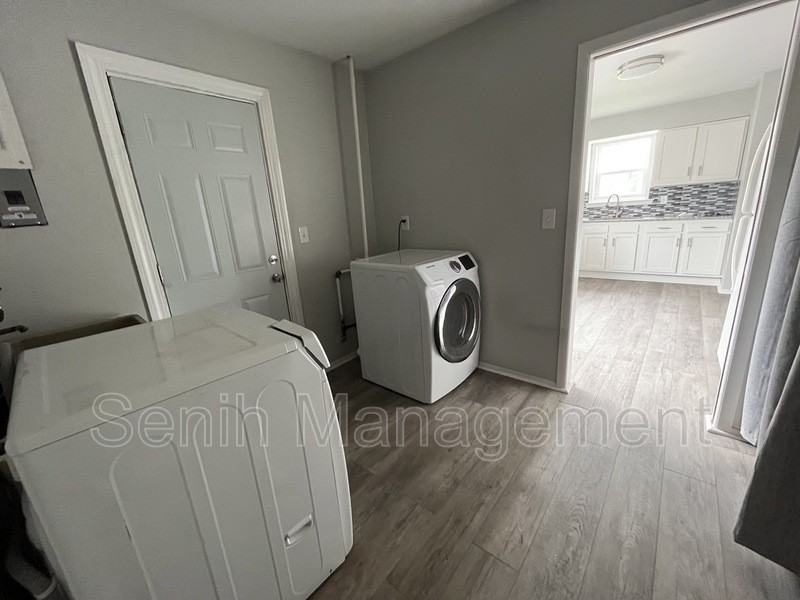 3302 Greenfield Rd - Photo 6 of 15