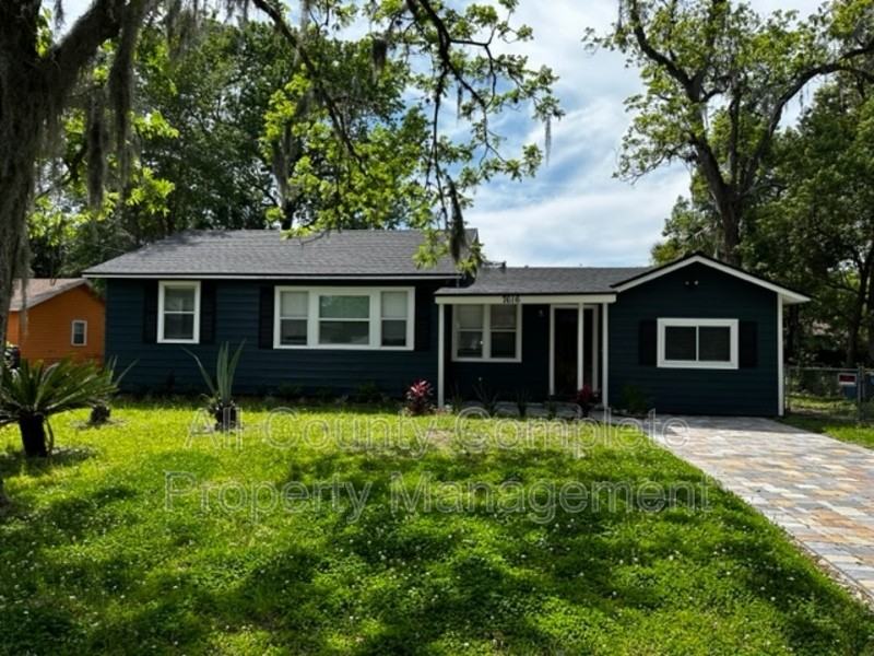 7616 Lueders Ave - Photo 2 of 30