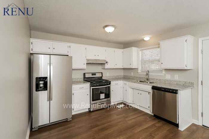 1520 Water Oak Ct - Photo 2 of 17