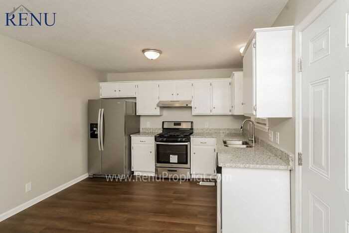 1520 Water Oak Ct - Photo 3 of 17