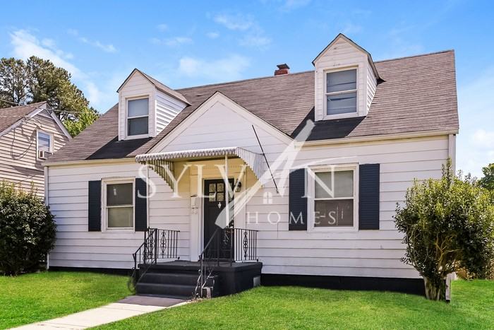 332 Claremont St - Photo 2 of 15