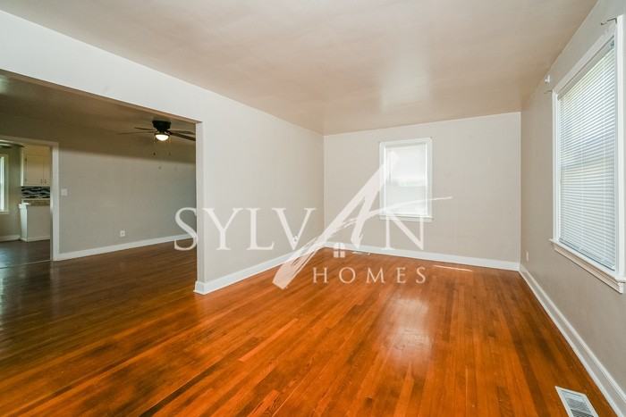 332 Claremont St - Photo 3 of 15