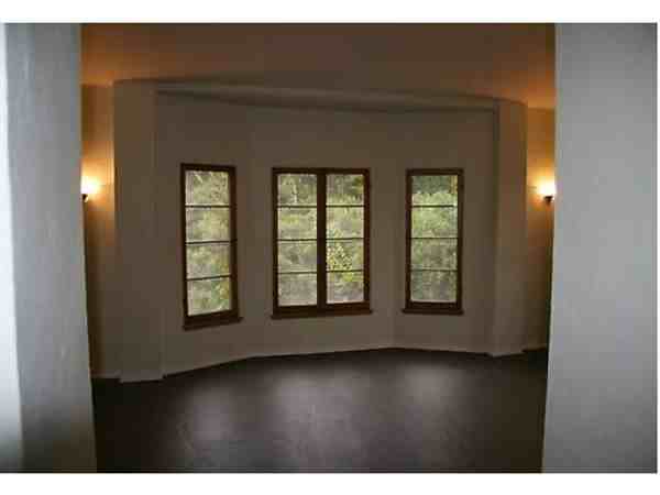 1817 Hillcrest Rd - Photo 2 of 7