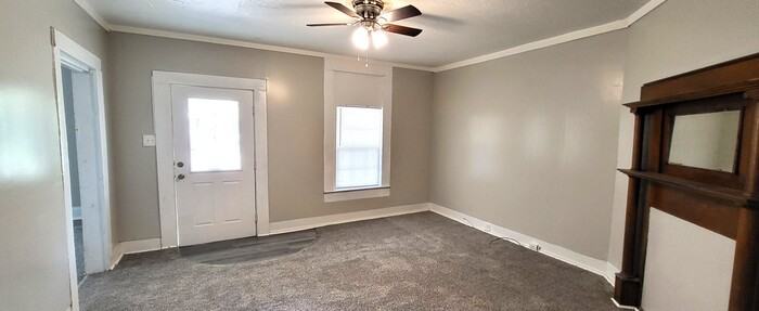 102 Gaston St - Photo 2 of 11