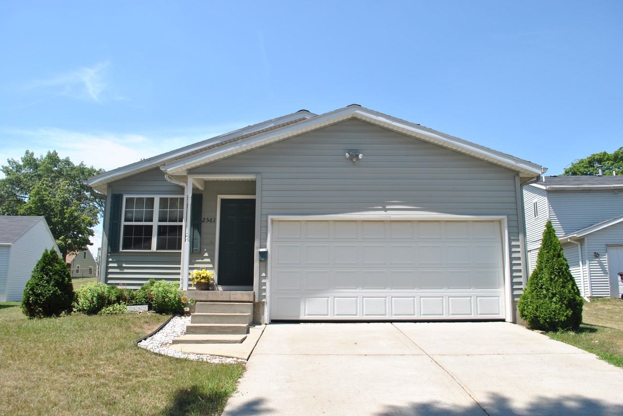 2561 Wykes Ave SW - Photo 2 of 10