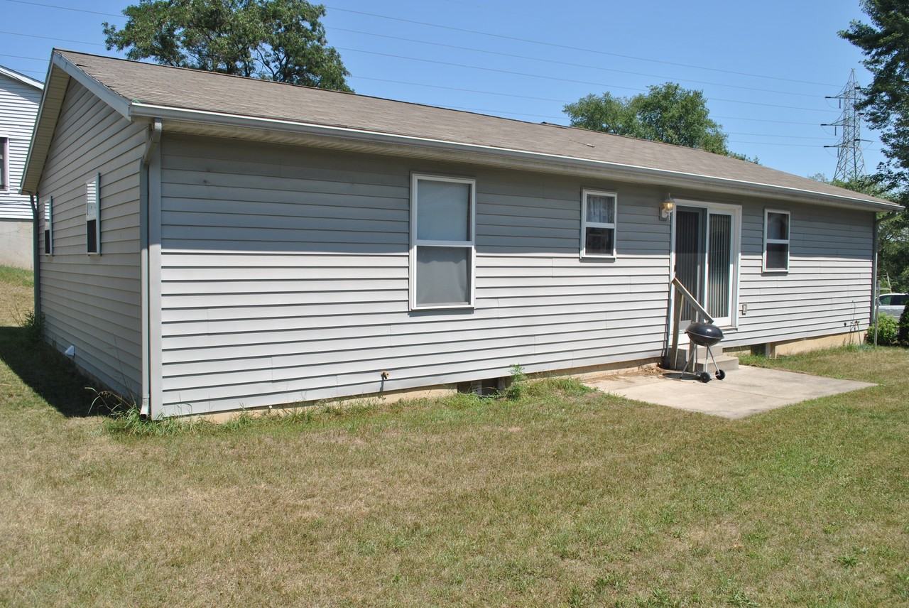 2561 Wykes Ave SW - Photo 3 of 10