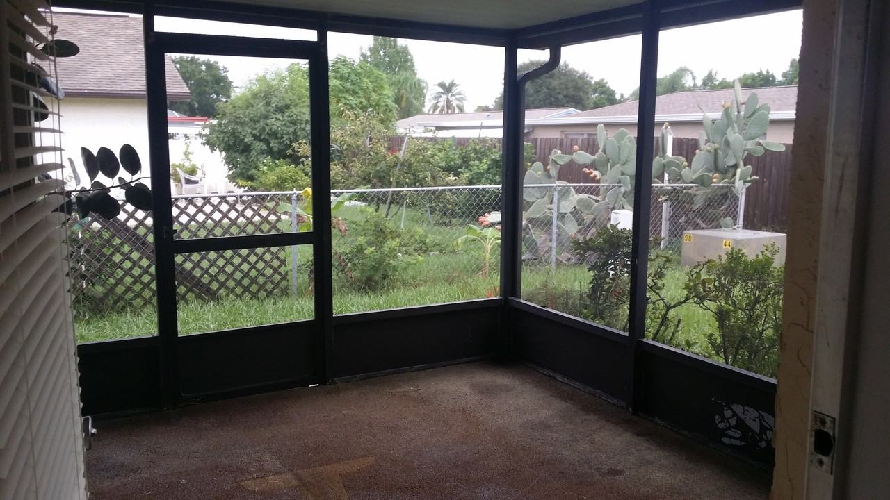 4800 Harding St - Photo 2 of 4