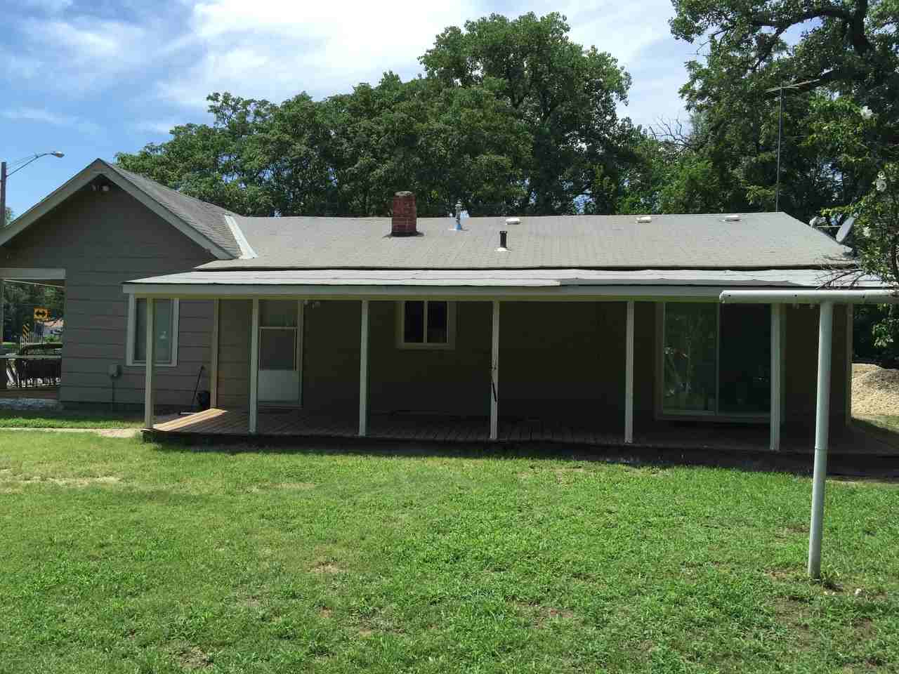 2602 N Park Pl - Photo 3 of 11