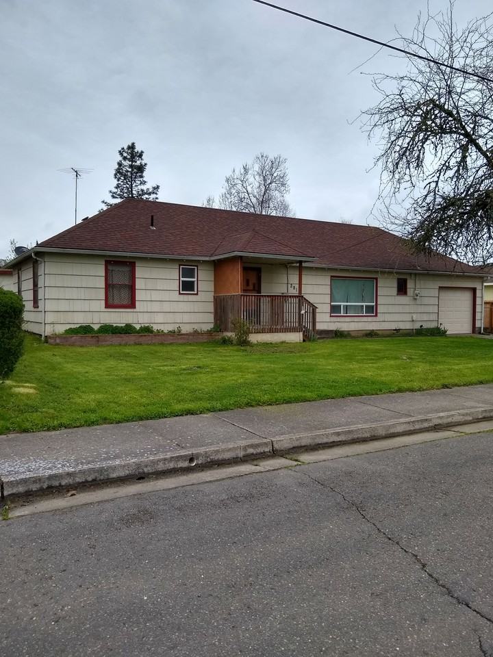 281 Nw Division St #NA - Photo 3 of 4