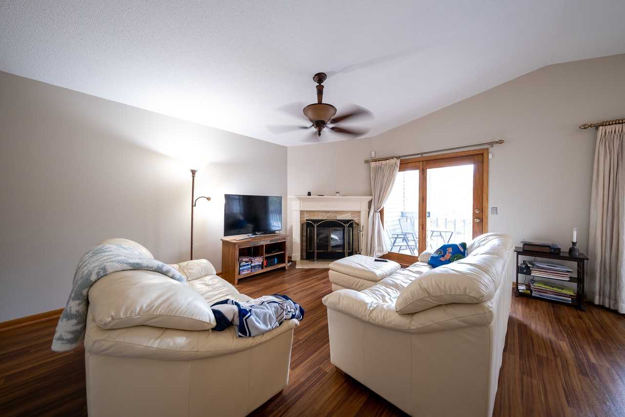 5302 Highpointe Dr #1 - Photo 3 of 18