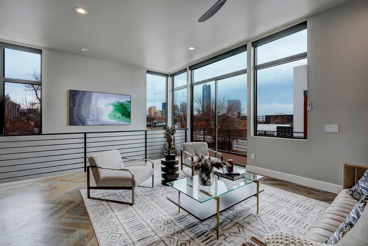 819 Northwest 6th Street #1 - Photo 6 of 37