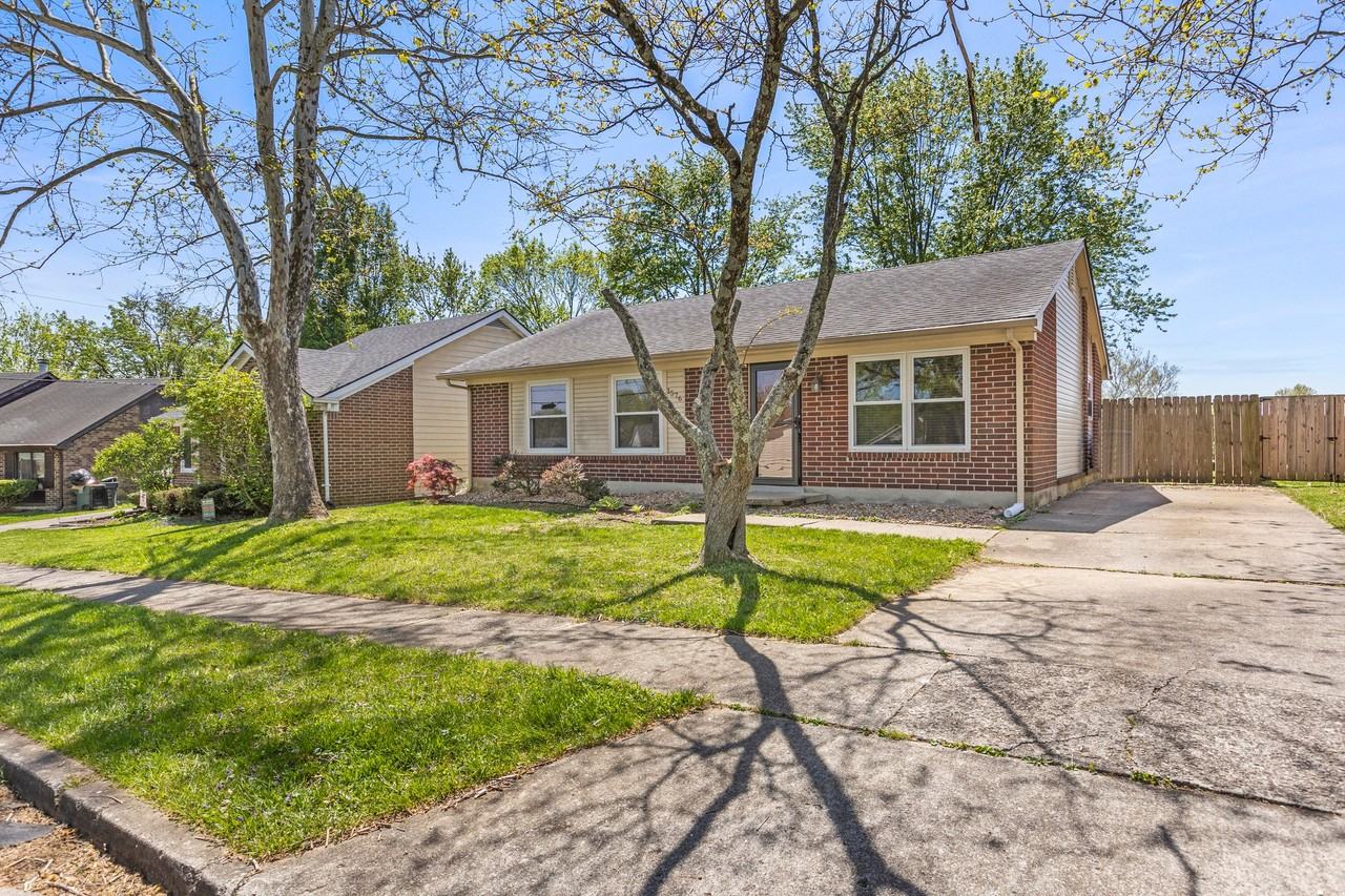 1576 Springfield Dr #1 - Photo 3 of 25