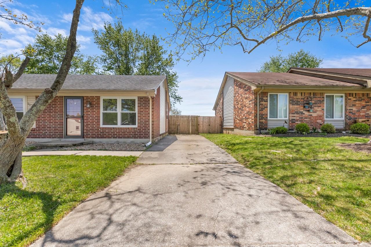 1576 Springfield Dr #1 - Photo 4 of 25