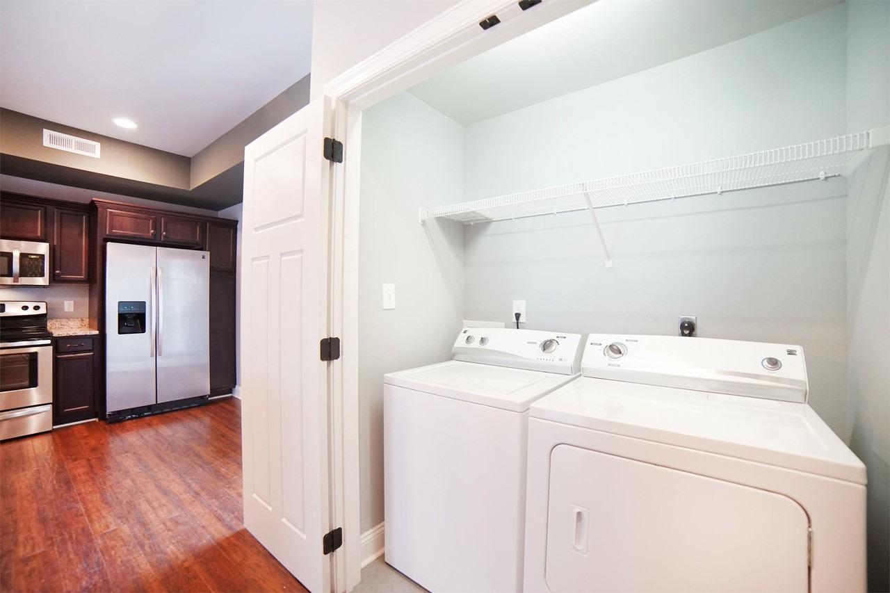 118 Capital St #1 - Photo 5 of 14