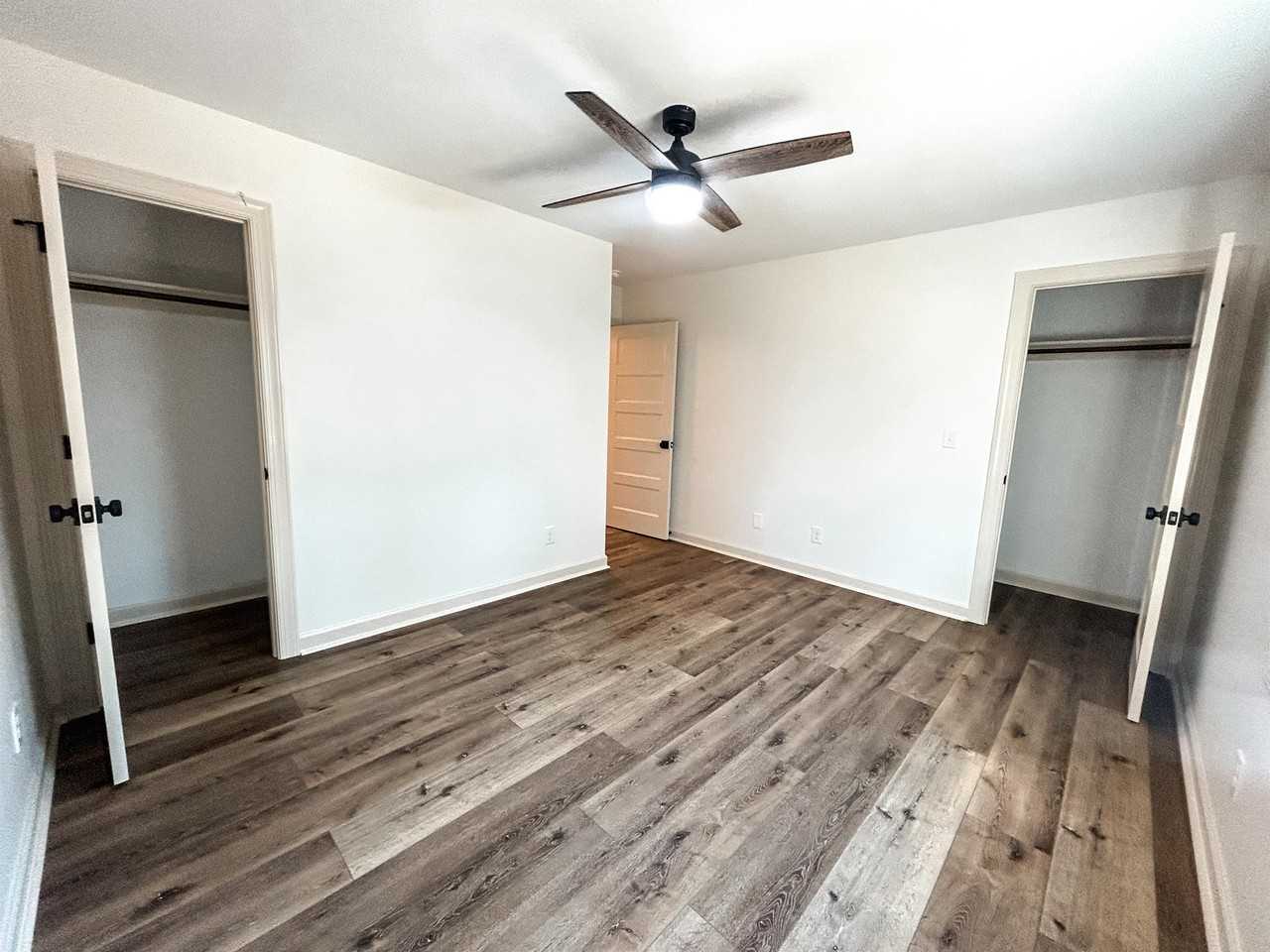 161 N Clarendon Dr #1 - Photo 2 of 21