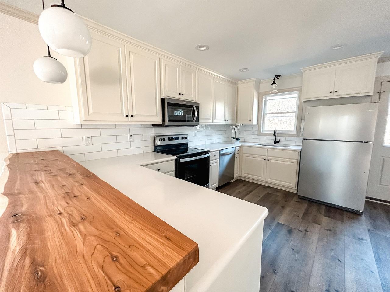 165 N Clarendon Dr #1 - Photo 2 of 15