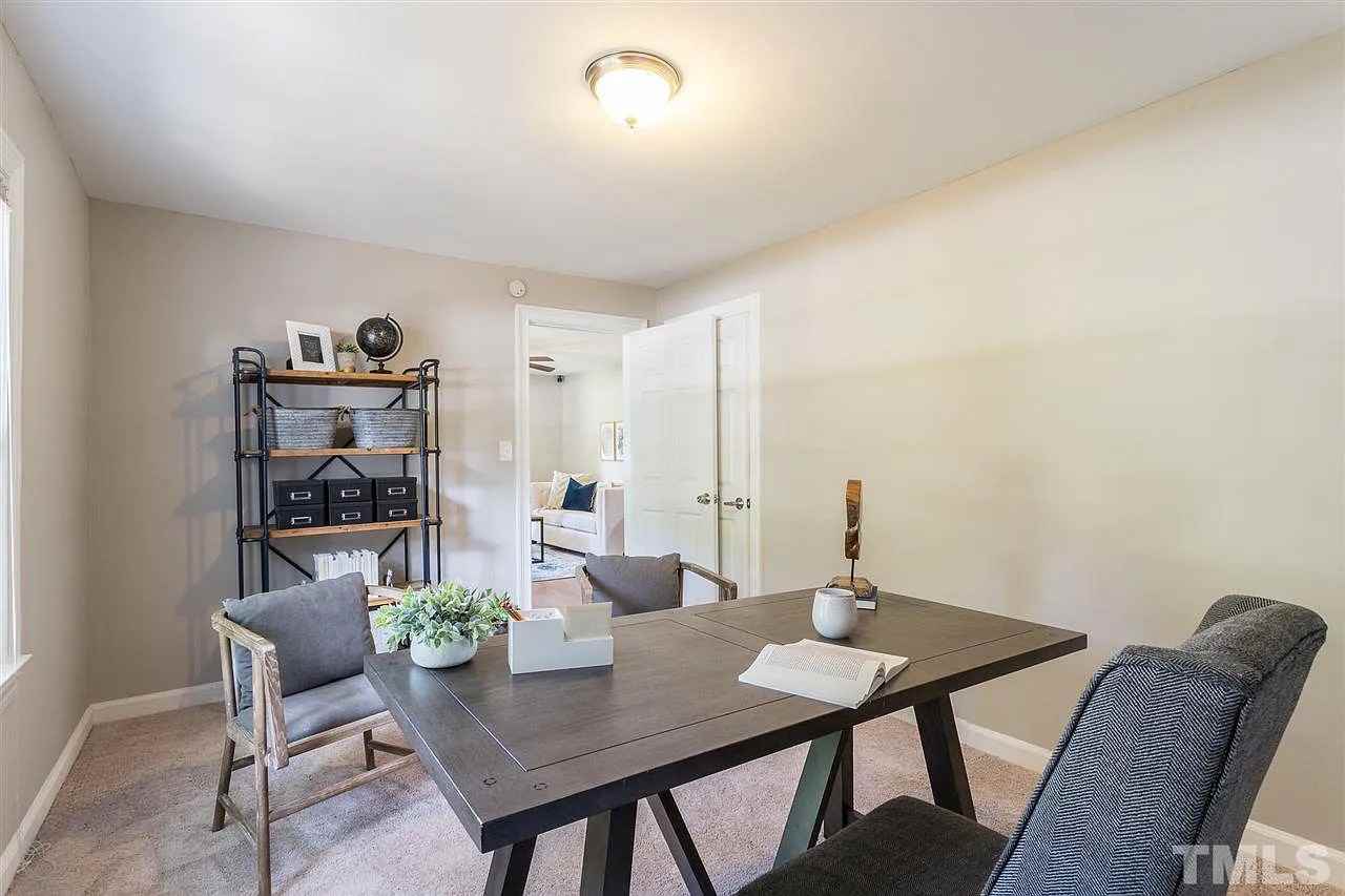 2923 Okelly Street - Photo 4 of 29