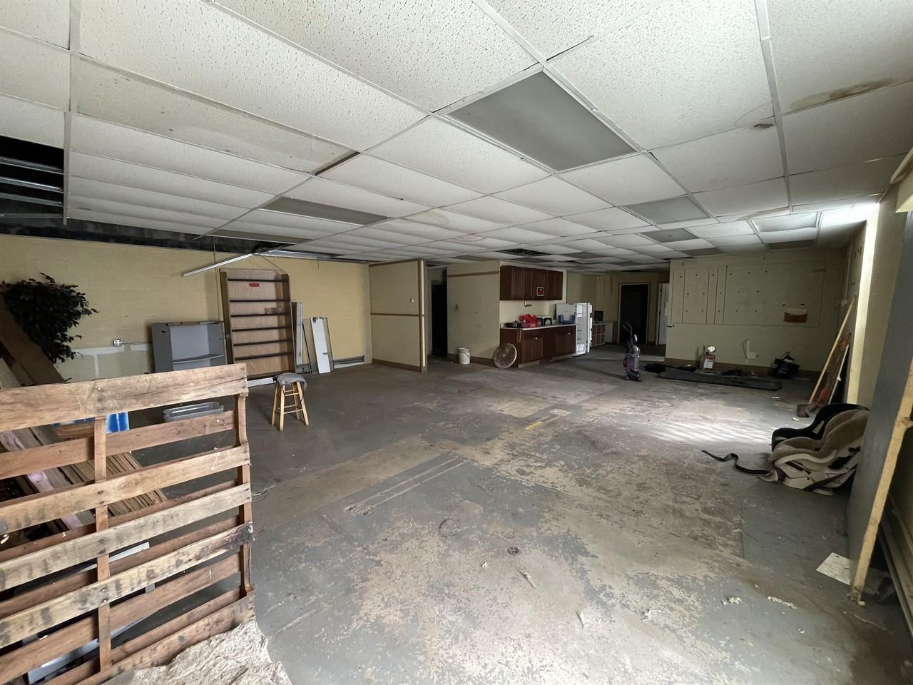 186 Warwick Ave #1 - Photo 3 of 9