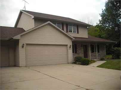 1471 Maple Hills Dr #1 - Photo 3 of 15