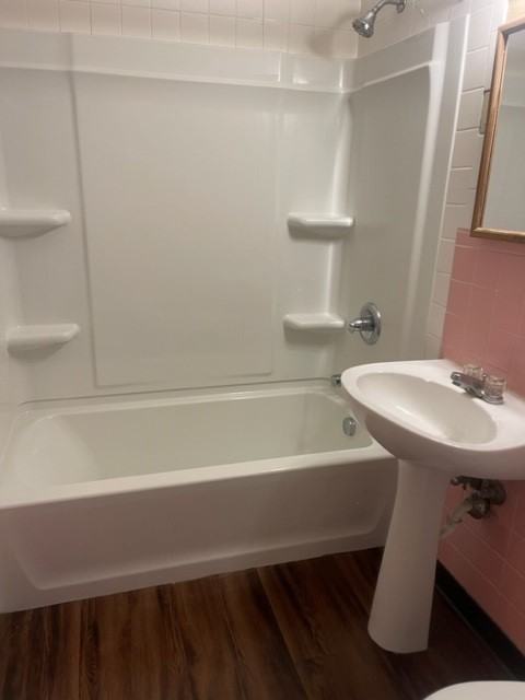 507 3rd St #1 - Photo 3 of 5