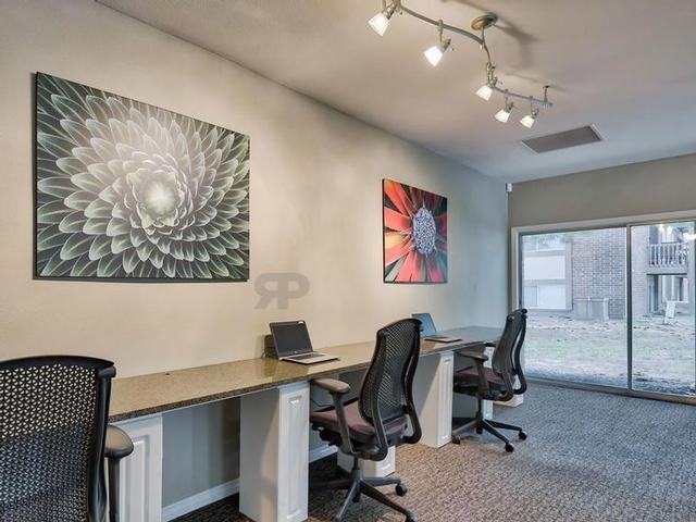 704 S Drake Rd - Photo 3 of 19