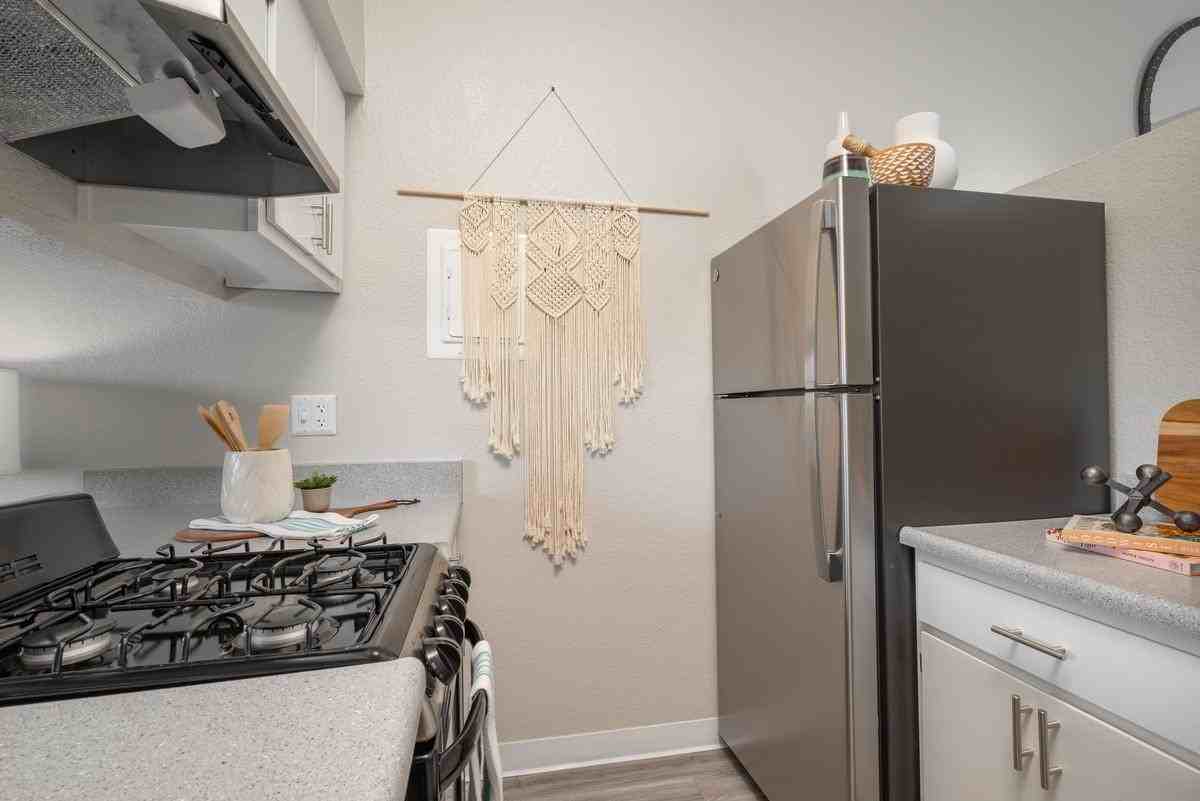 4816 Mcmahon Blvd Nw - Photo 4 of 28