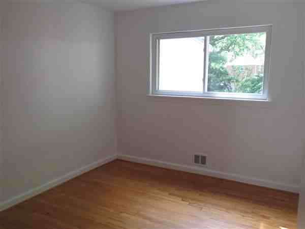 4105 College Heights Dr - Photo 2 of 11