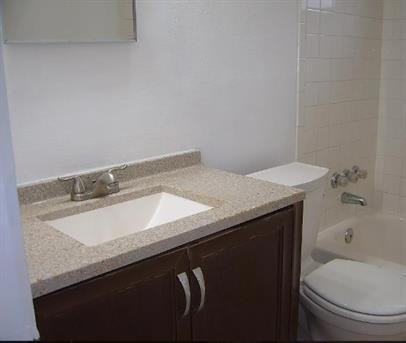 338 Hurck St - Photo 2 of 7