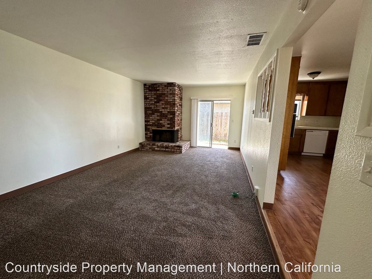 1806 Larkspur Ln - Photo 3 of 12