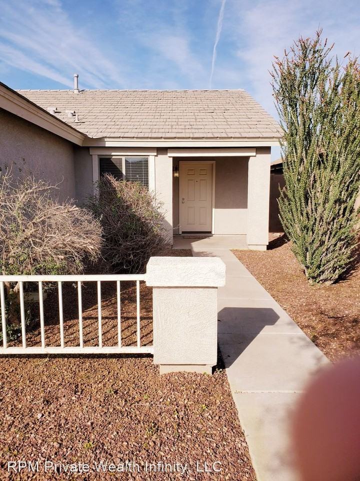 2514 S 110th Dr - Photo 2 of 22