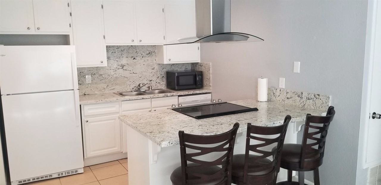 1724 Monarch Ln - Photo 2 of 12