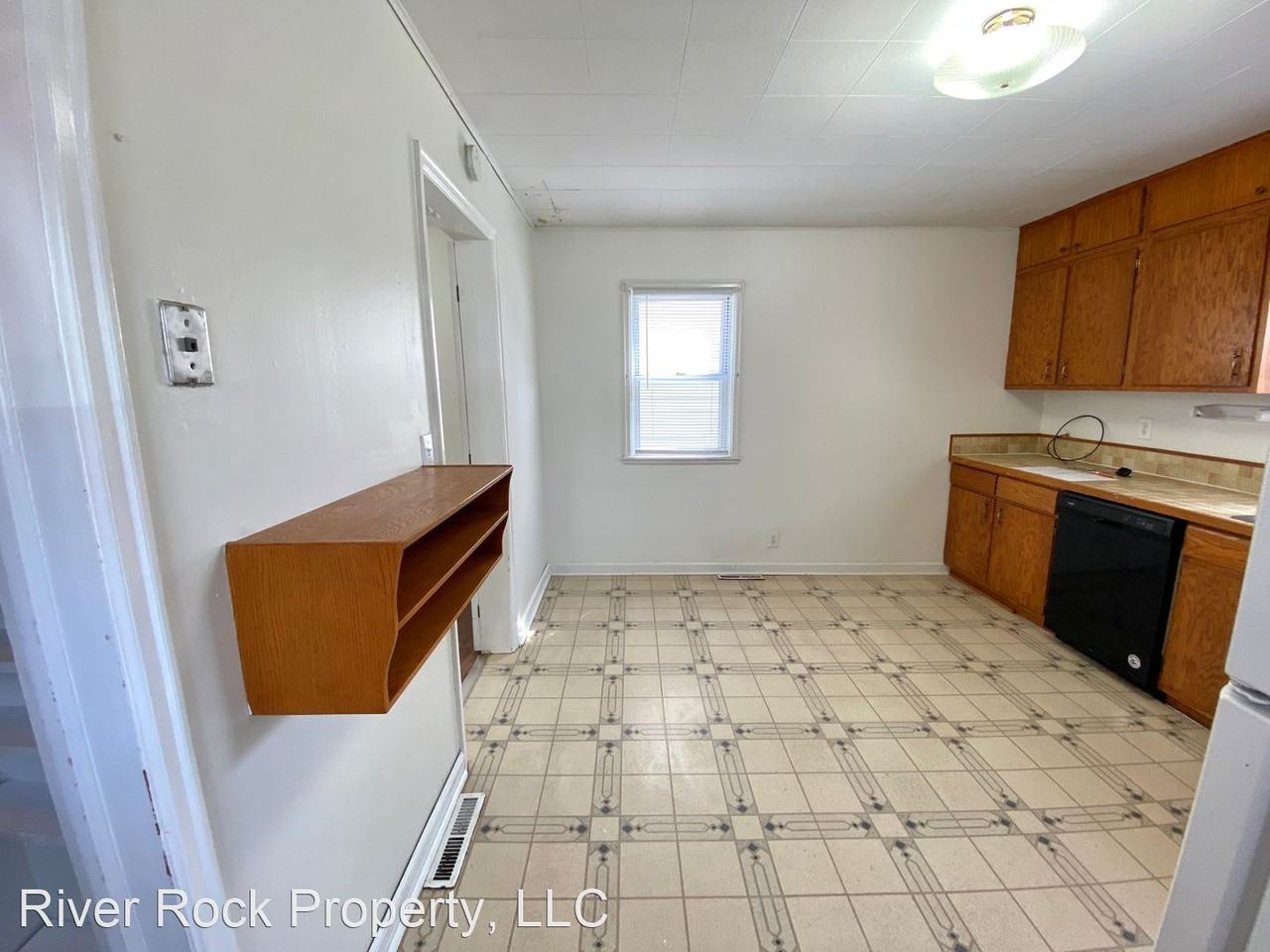 1446 12th St N - Photo 3 of 39