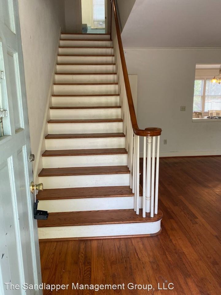 1 8th Ave - Photo 2 of 26