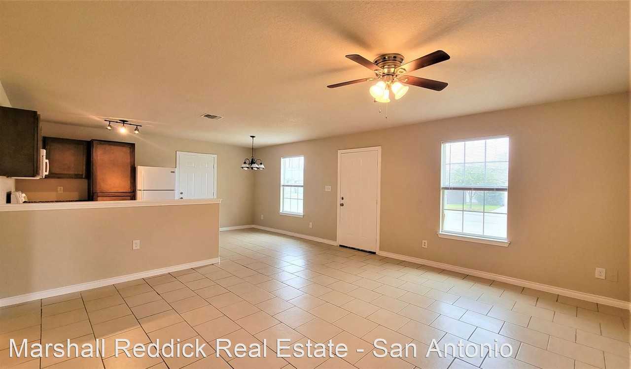 203 Carranza St - Photo 2 of 12