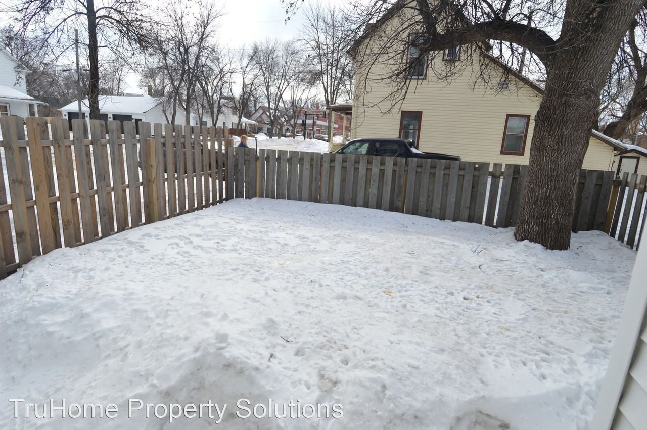501 N 4th St - Photo 2 of 19