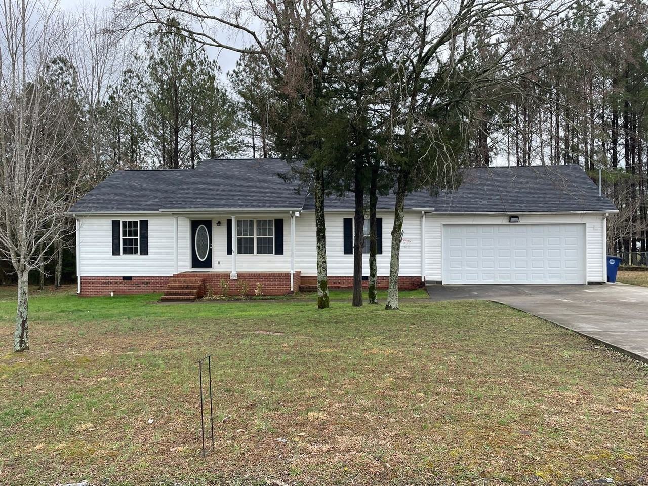 111 Sanders St - Photo 2 of 27