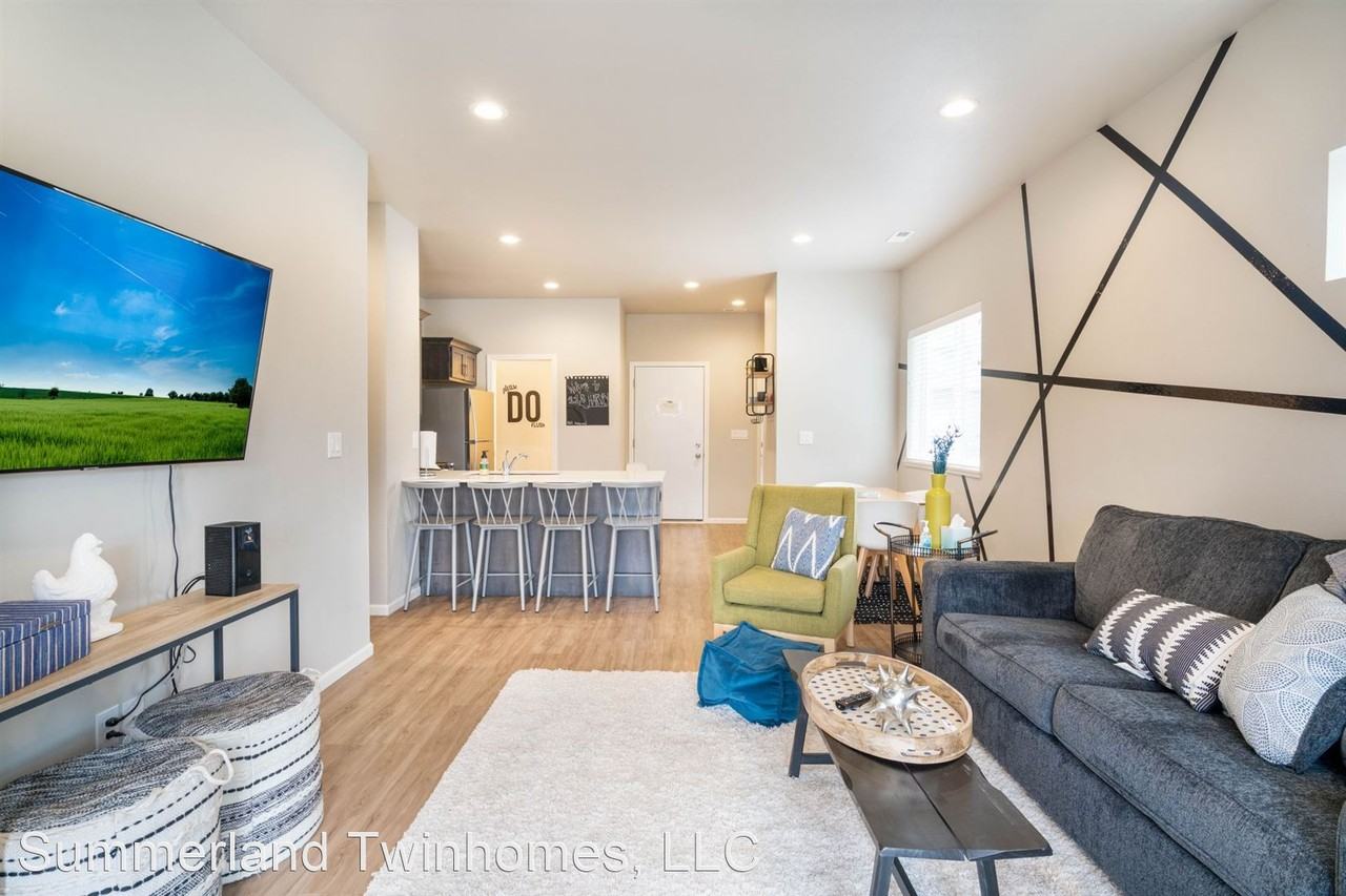 Harvey Drive Twinhomes Apartments 105 Harvey Dr, Waterloo, IA 50701