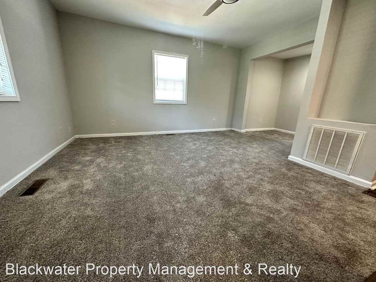 1714 Floyd St - Photo 3 of 13