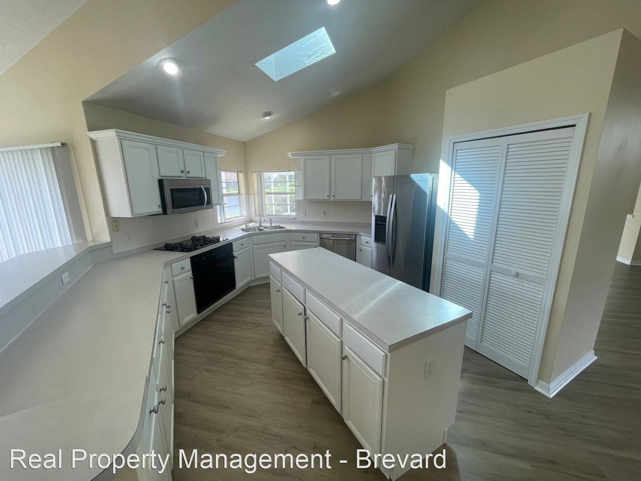 1050 Fieldstone Dr - Photo 2 of 38