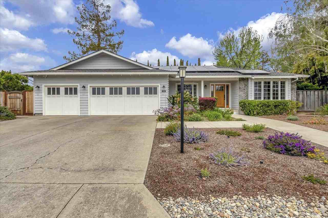 12834 Glen Brae Dr - Photo 3 of 49