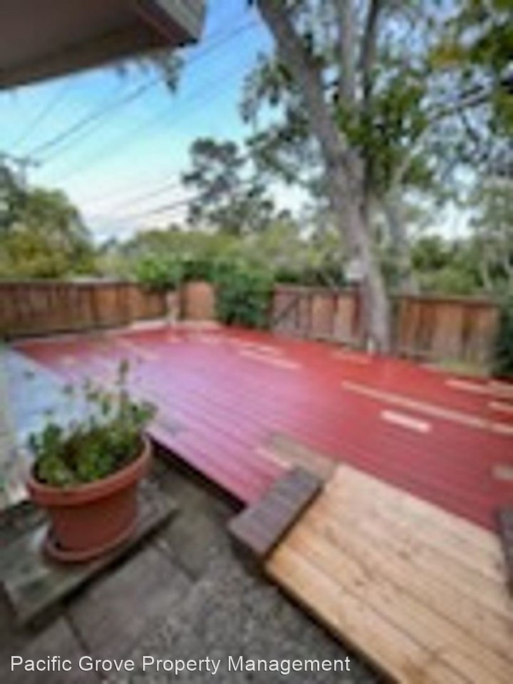 1102 Montecito Ave - Photo 2 of 50